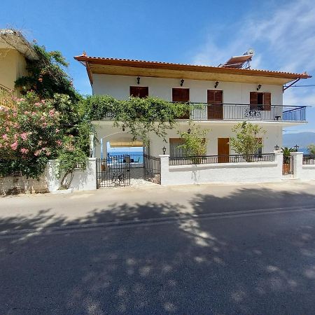 Ekie Apartment With Sea View Kalamata Extérieur photo