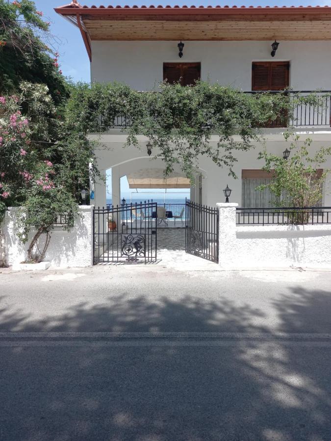 Ekie Apartment With Sea View Kalamata Extérieur photo