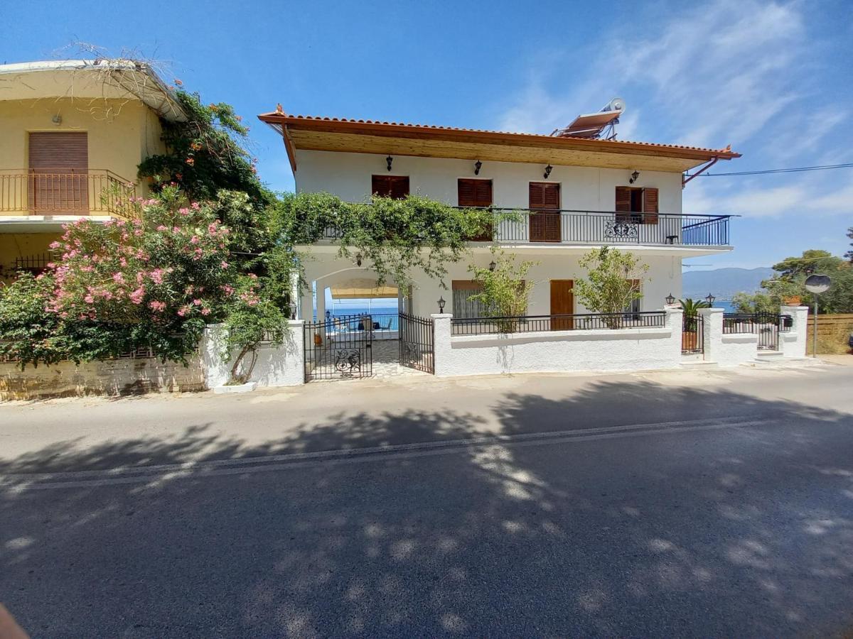 Ekie Apartment With Sea View Kalamata Extérieur photo