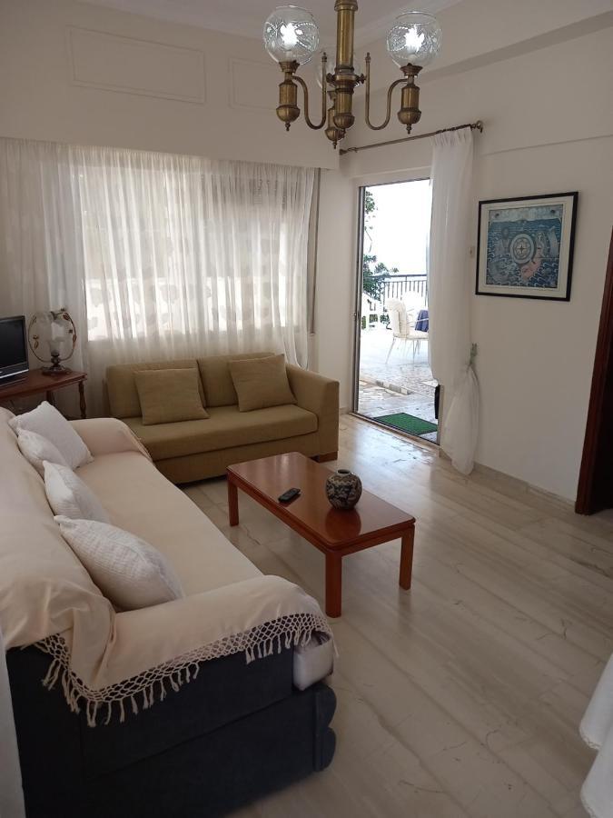Ekie Apartment With Sea View Kalamata Extérieur photo